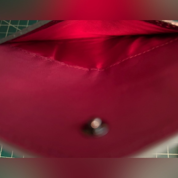 Mz Wallace Red  Sparkle Leather Greta Wallet - Picture 3 of 10